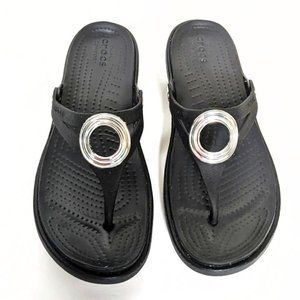 Crocs Sanrah Beveled Circle Wedge Flip in Black